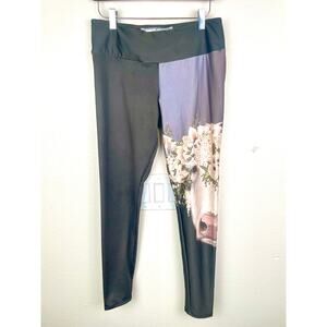 Desert Chic Apparel Womens Pants Sz M Leggings Yoga Cow Graphic Unique Nature